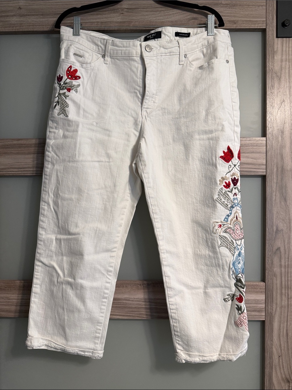 Nine West White Embroidered Crop Pants
